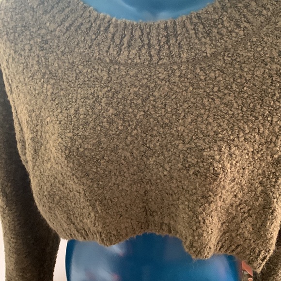 Super cute sweater crop top - Picture 2 of 4